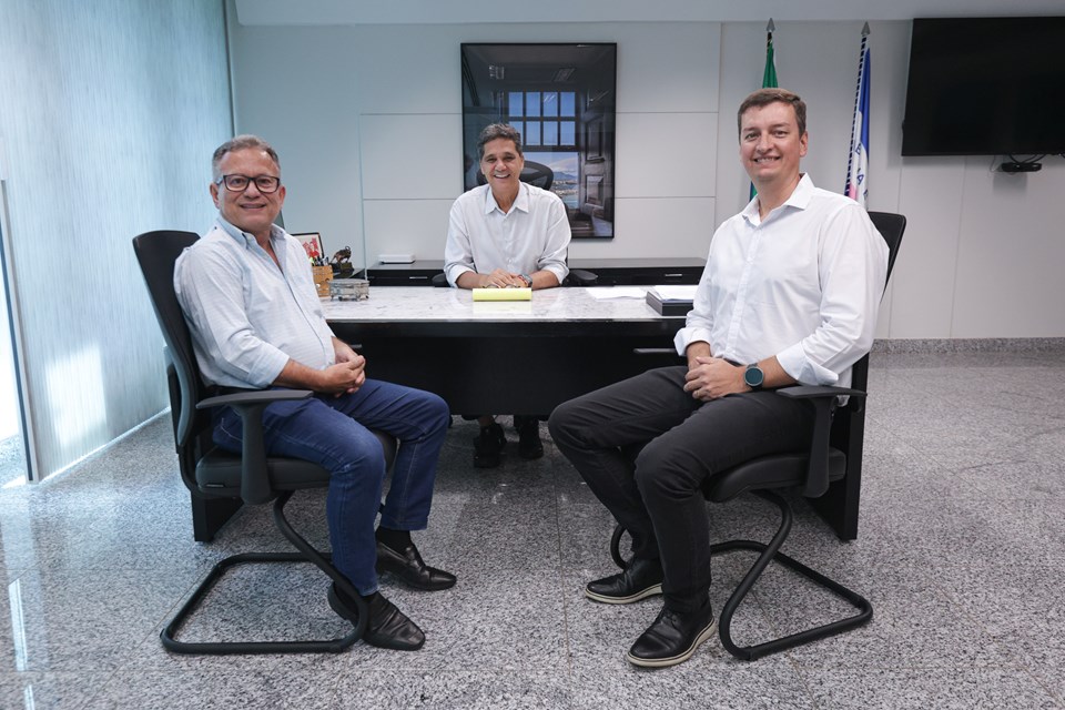 Carlos Tesch é anunciado como novo secretário de Estado da Agricultura do Espírito Santo Carlos Tesch é anunciado como novo secretário de Estado da Agricultura do Espírito Santo