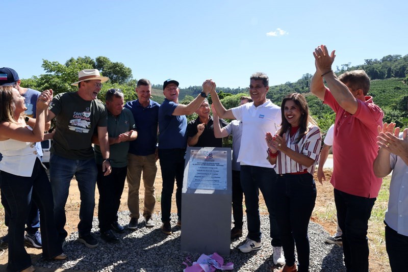 Governo do Estado realiza série de entregas e anuncia novos investimentos em Marilândia Governo do Estado realiza série de entregas e anuncia novos investimentos em Marilândia