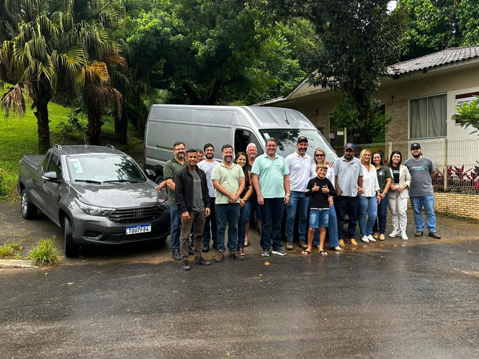 Governo do Estado entrega dois veículos do Funsaf para fortalecer a agricultura familiar em Guarapari Governo do Estado entrega dois veículos do Funsaf para fortalecer a agricultura familiar em Guarapari