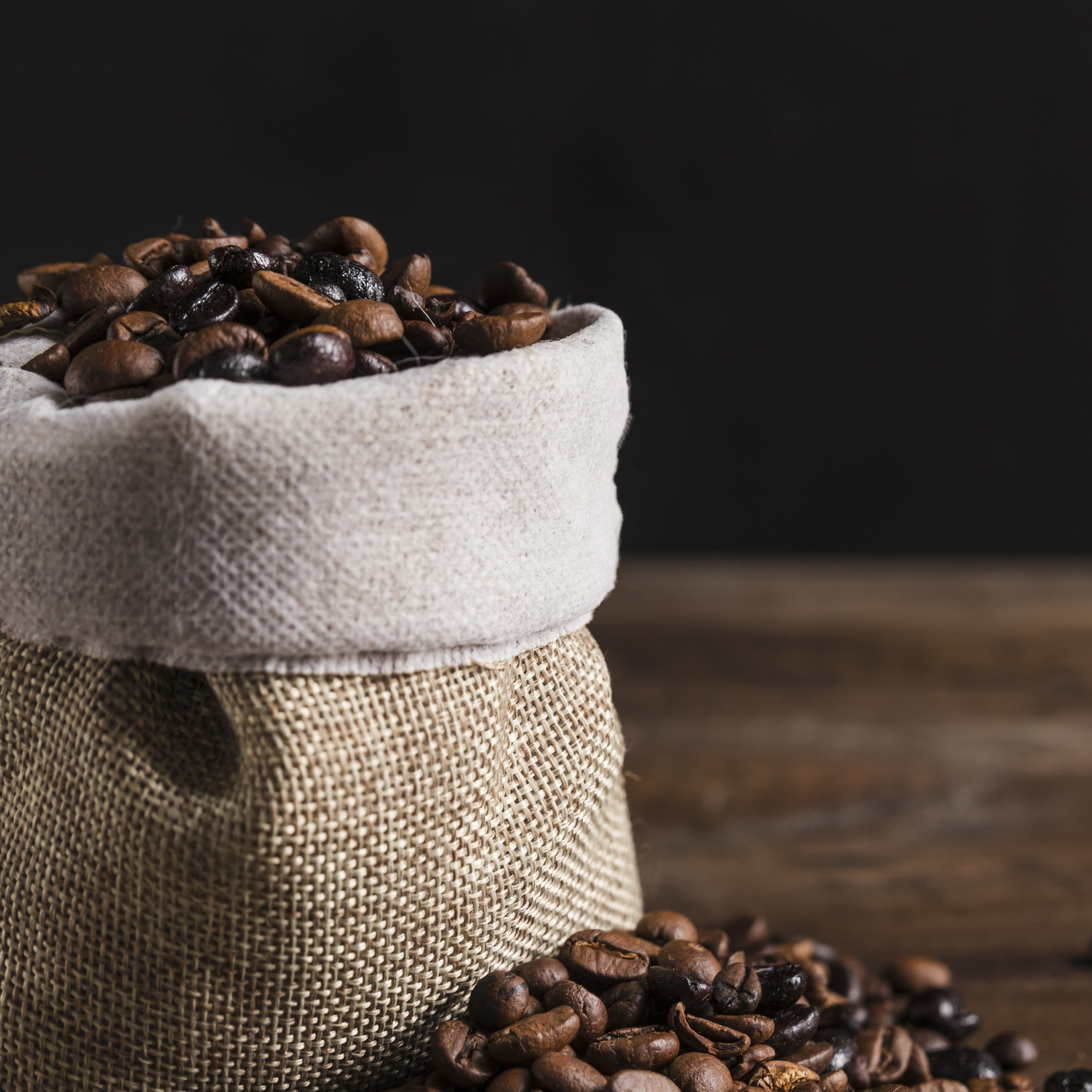 coffee-beans-bag-table