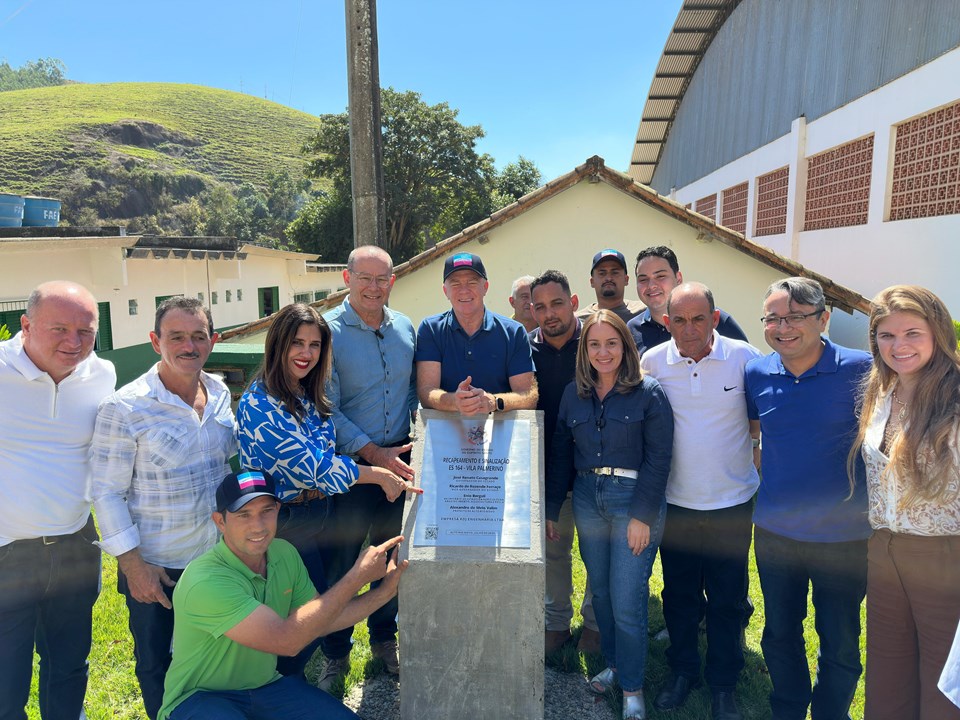 1Governador entrega recapeamento de estrada rural em Alto Rio Novo e visita obras da ES-320 em Mantenópolis|||Fotógrafo:Mateus Fonseca/Governo-ES