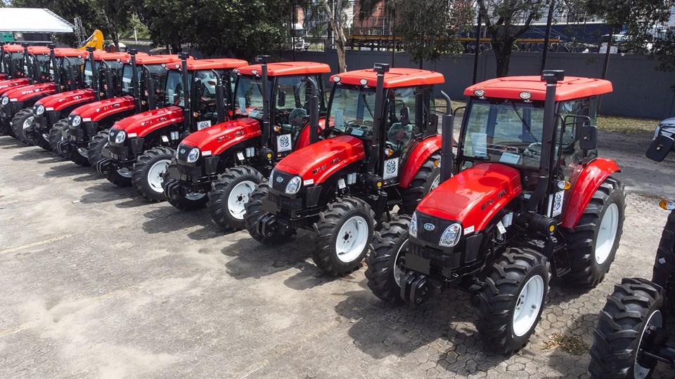 Governo do Estado entrega 85 máquinas e equipamentos agrícolas para municípios capixabas