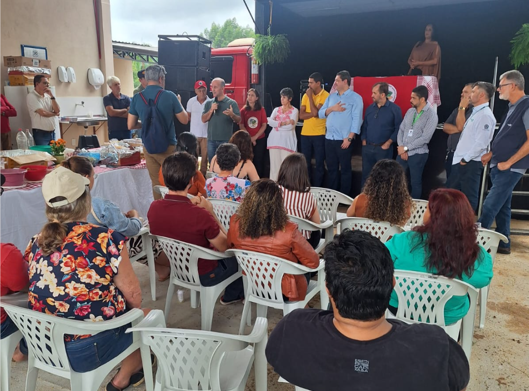Entrega de equipamentos do Funsaf em Águia Branca.