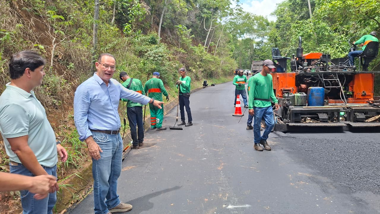 Seag realiza visita técnica a obras de revitalização de estrada rural em Santa Teresa