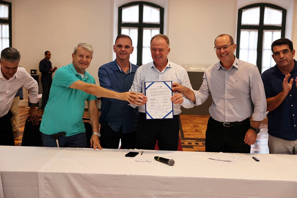 Governo do Estado assina 378 Contratos de Concessão de Direito Real de Uso dos Lotes de 22 assentamentos estaduais|||Fotógrafo:Hélio Filho/Secom